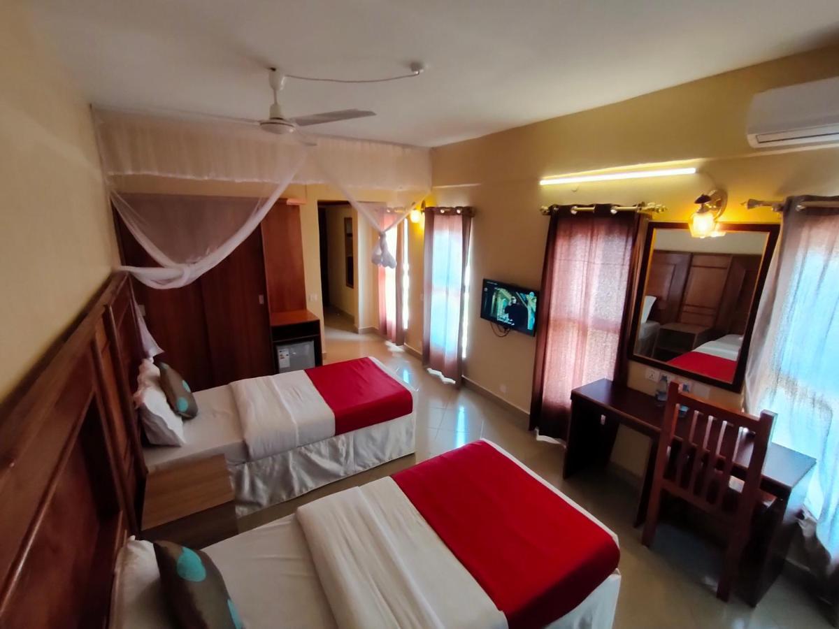 Pulickal Airport Hotel Entebbe Zewnętrze zdjęcie