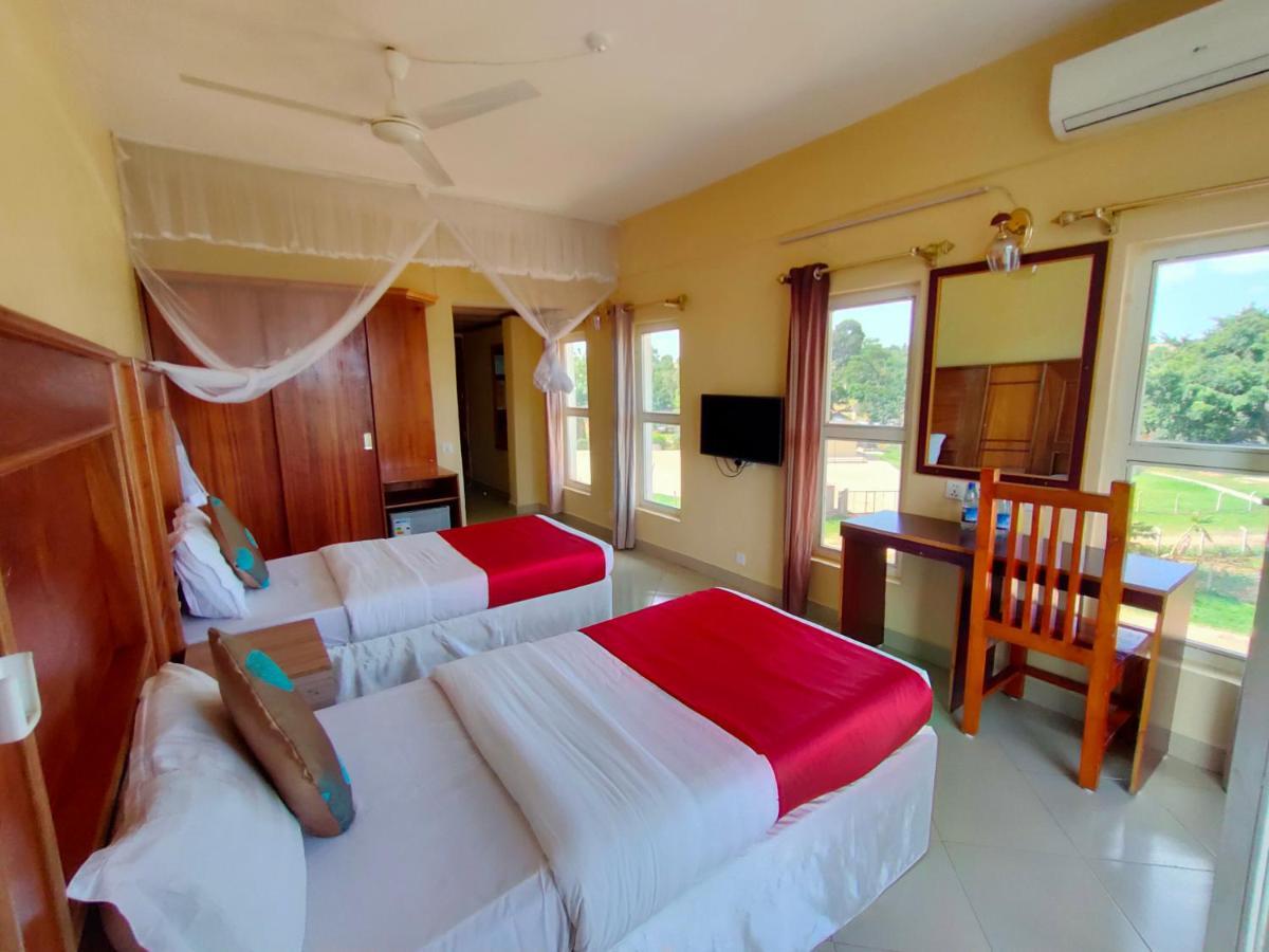 Pulickal Airport Hotel Entebbe Zewnętrze zdjęcie