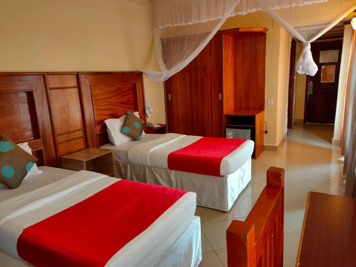 Pulickal Airport Hotel Entebbe Zewnętrze zdjęcie